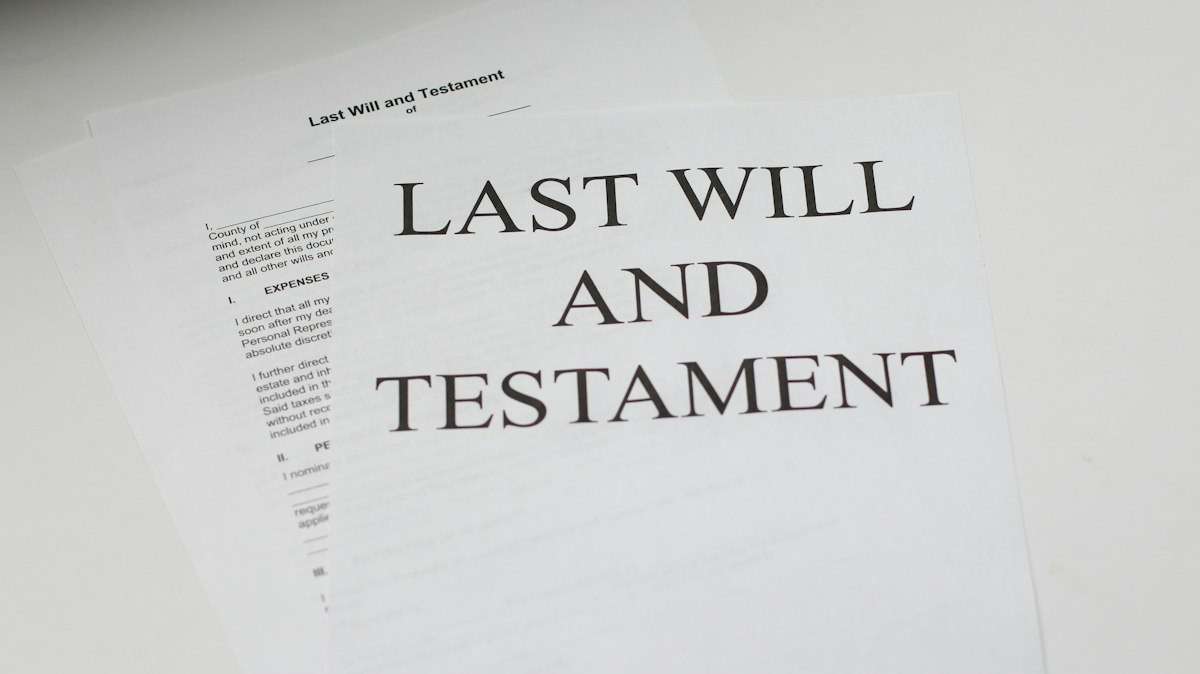 Last will and testament document